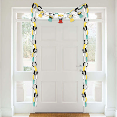 NYC Cityscape - 90 Chain Links and 30 Paper Tassels Decoration Kit - New York City Party Paper Chains Garland - 21 feet