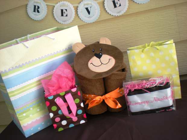 Baby Shower Gift Idea: Display Unwrapped Gifts for the Mommy-To-Be!
