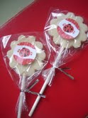 Birthday Party Favors: Personalized Flower Cookies