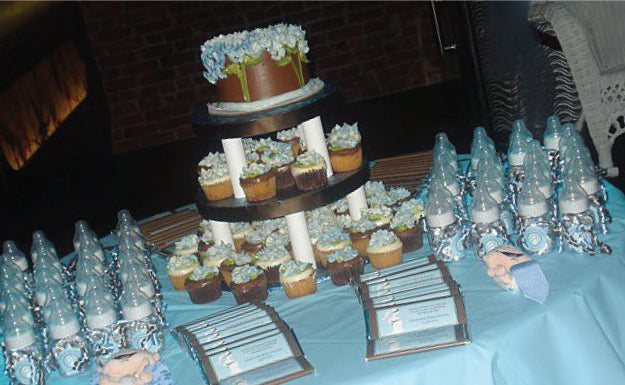 Totally Chic – Mommy Silhouette It’s a Boy Baby Shower Theme