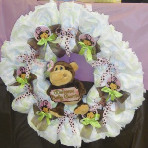 Easy DIY Baby Shower Gifts: Diaper Wreath Ideas