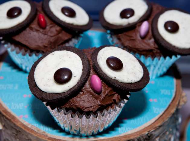 Add a “Hoot” of Fun to Your Fall Party with These Adorable Owl Cupcakes!