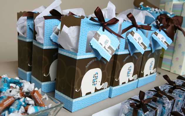 Do Your Guests a “Favor” – Gift Them With a Uniquely Personalized Favor Box!