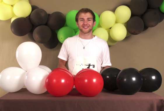 Video Tutorial: Make Your Own Balloon Banner in a Few Simple Steps!