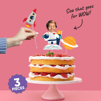 Rocket and planet cake topper design detail