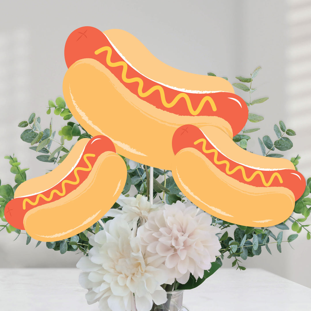 table toppers styled on party table centerpiece