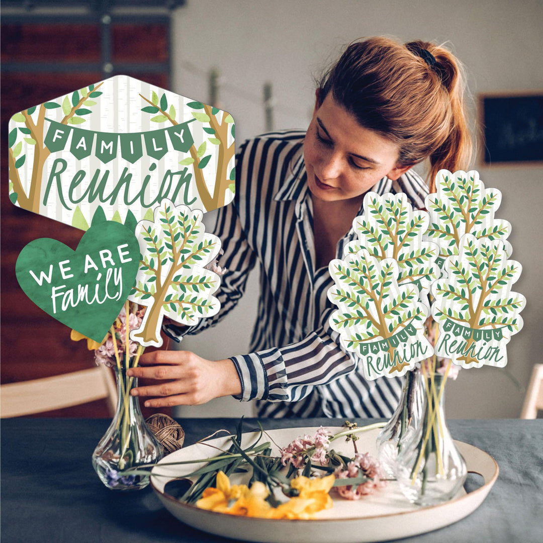 Family Tree Reunion Showstopper Table Toppers - 35 Pc