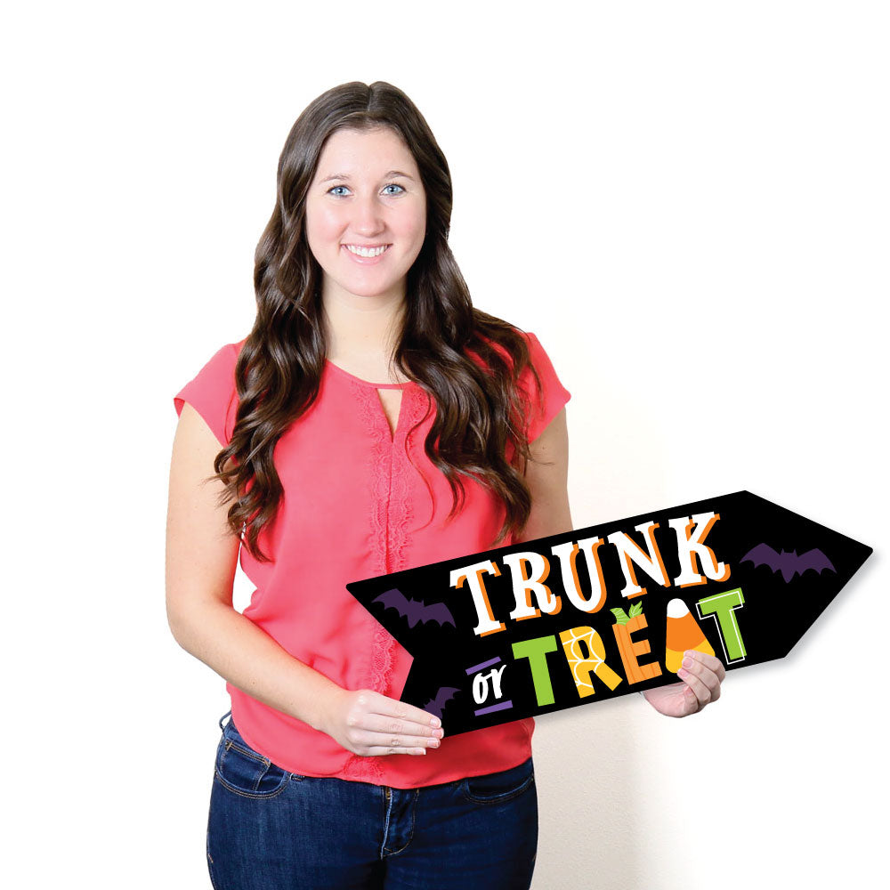 Trunk or Treat - Halloween Car Parade Party Sign Arrow - Double Sided Directional Yard Signs - Set of 2
