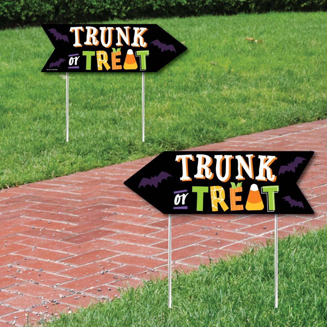 Trunk or Treat - Halloween Car Parade Party Sign Arrow - Double Sided Directional Yard Signs - Set of 2